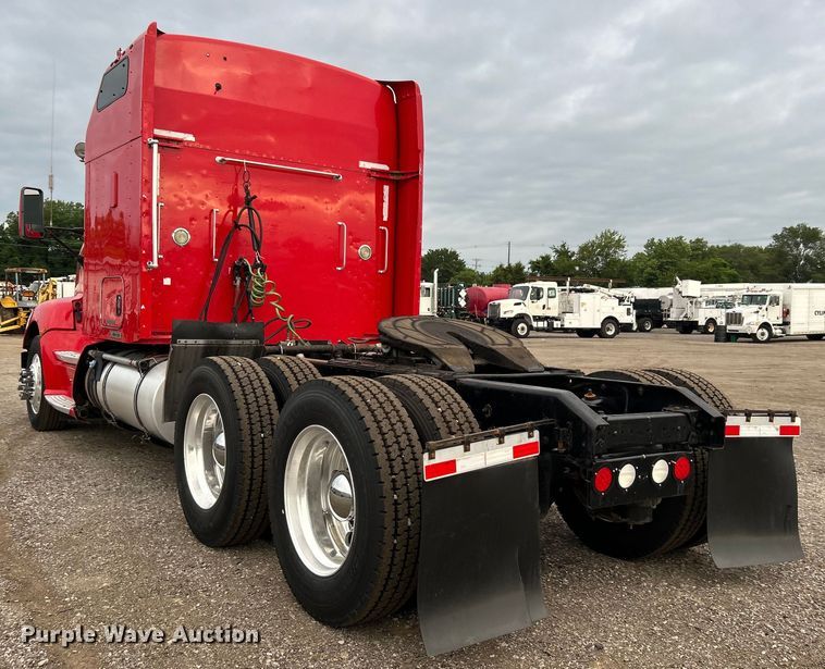 image for item EG0753 2013 Kenworth T660 semi truck