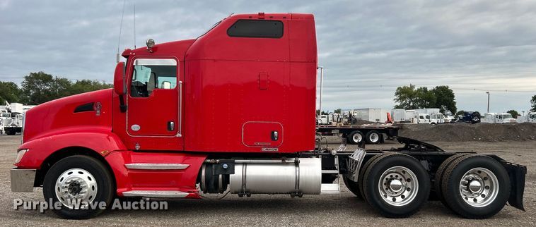 image for item EG0753 2013 Kenworth T660 semi truck