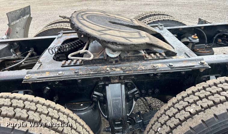 image for item EG0753 2013 Kenworth T660 semi truck