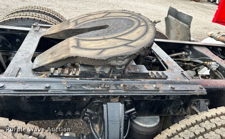 image for item EG0753 2013 Kenworth T660 semi truck