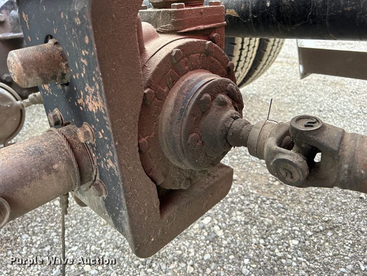 image for item EG0753 2013 Kenworth T660 semi truck