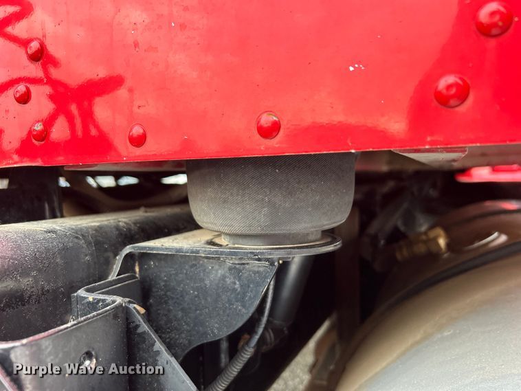 image for item EG0753 2013 Kenworth T660 semi truck