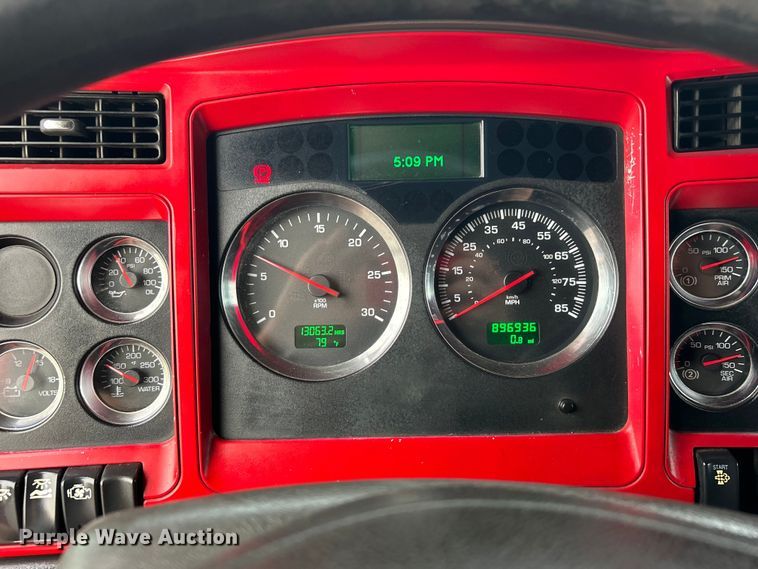 image for item EG0753 2013 Kenworth T660 semi truck