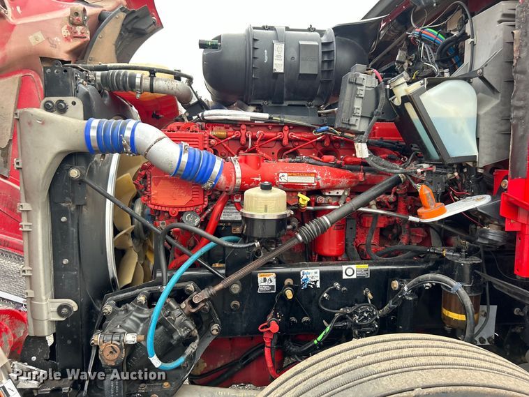 image for item EG0753 2013 Kenworth T660 semi truck