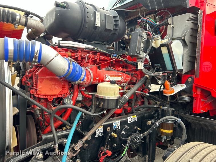 image for item EG0753 2013 Kenworth T660 semi truck