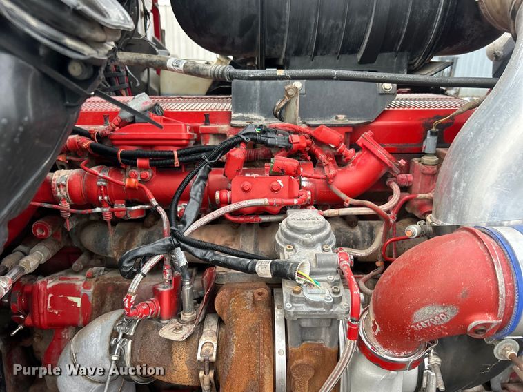 image for item EG0753 2013 Kenworth T660 semi truck