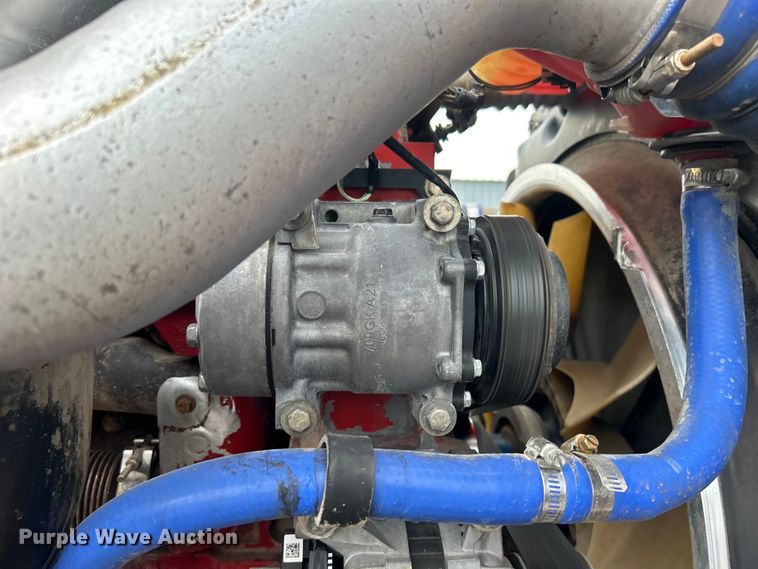 image for item EG0753 2013 Kenworth T660 semi truck