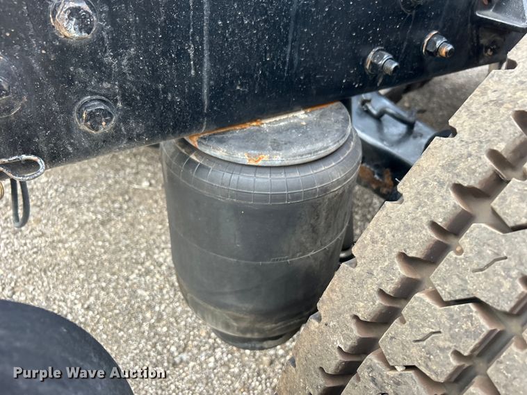 image for item EG0753 2013 Kenworth T660 semi truck