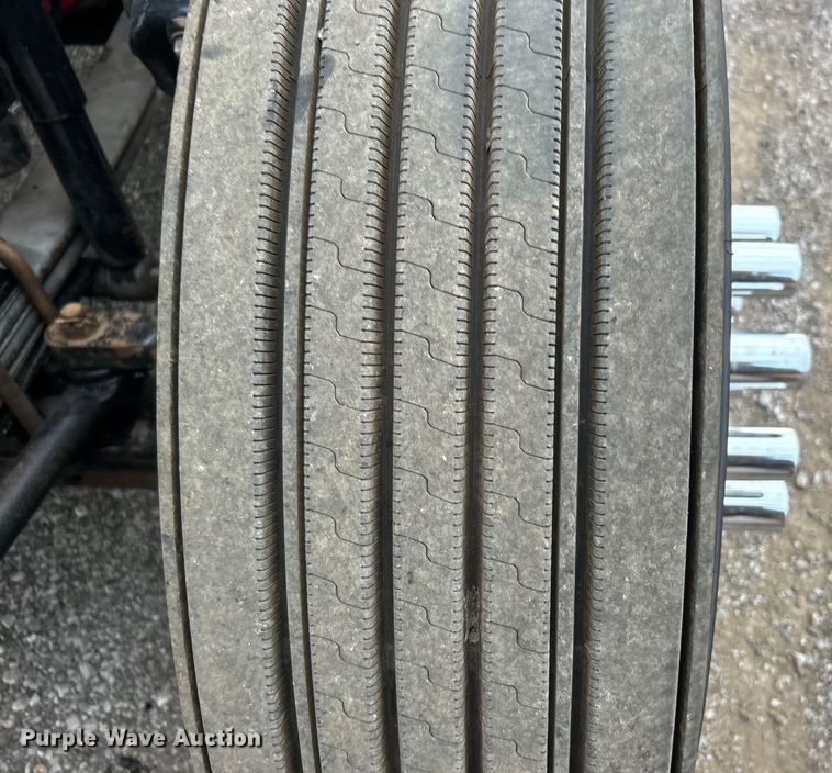 image for item EG0753 2013 Kenworth T660 semi truck