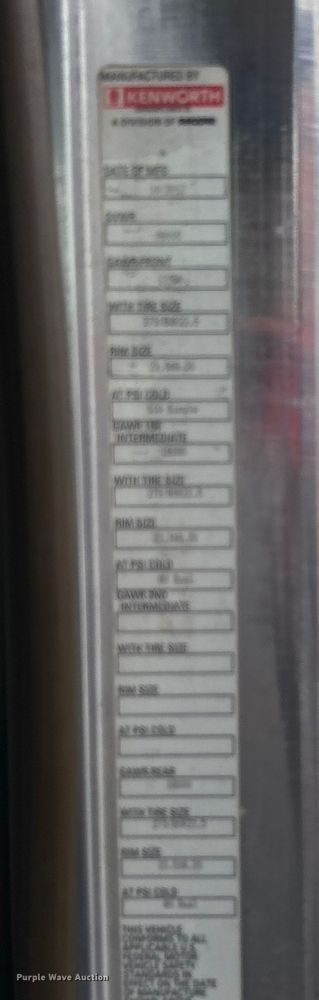 image for item EG0753 2013 Kenworth T660 semi truck