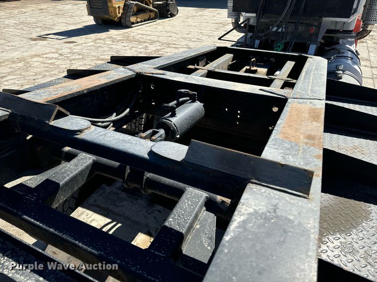 image for item EG6781 2014 XL trailers XL 110 HDG lowboy equipment trailer