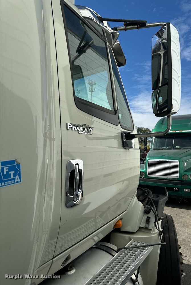 image for item EG6794 2008 International  Prostar Limited 6x4 semi truck