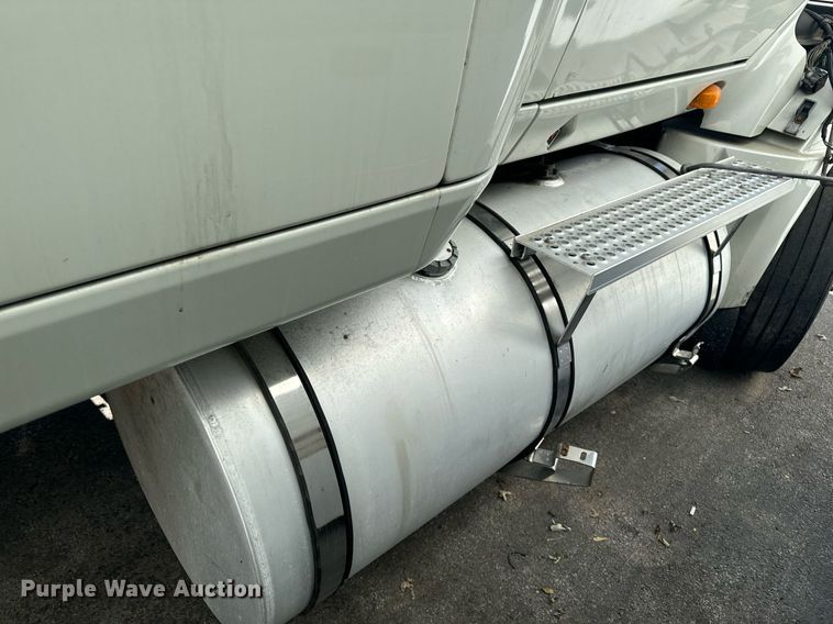 image for item EG6794 2008 International  Prostar Limited 6x4 semi truck