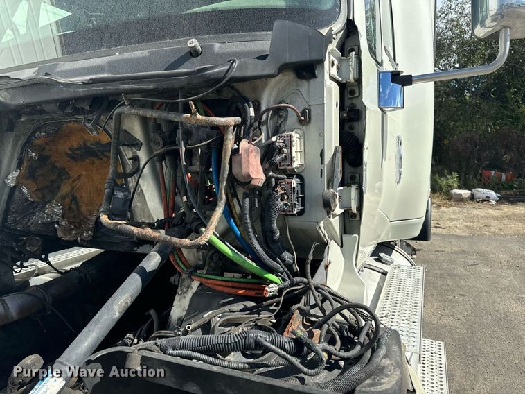 image for item EG6794 2008 International  Prostar Limited 6x4 semi truck