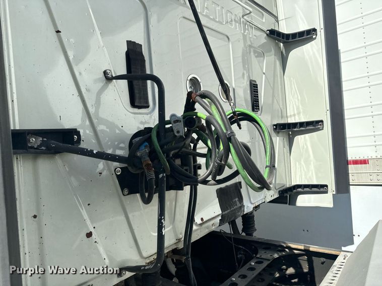 image for item EG6794 2008 International  Prostar Limited 6x4 semi truck