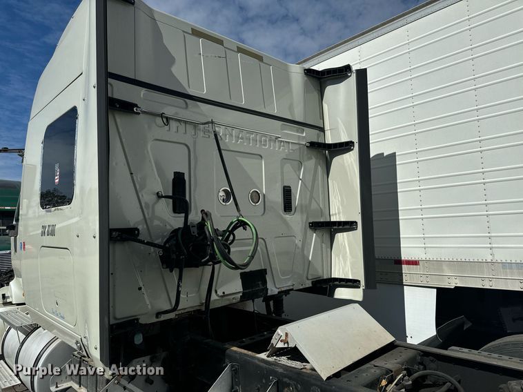 image for item EG6794 2008 International  Prostar Limited 6x4 semi truck