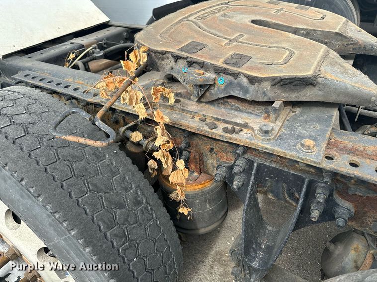 image for item EG6794 2008 International  Prostar Limited 6x4 semi truck