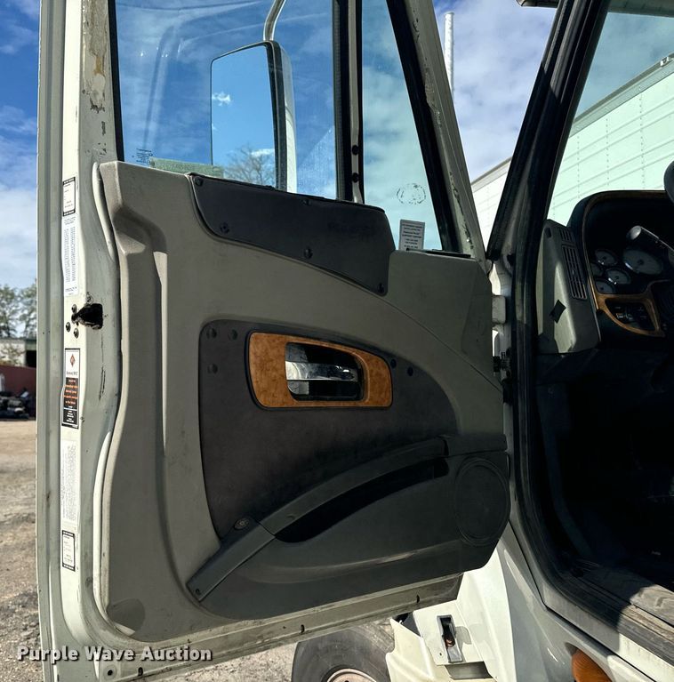 image for item EG6794 2008 International  Prostar Limited 6x4 semi truck