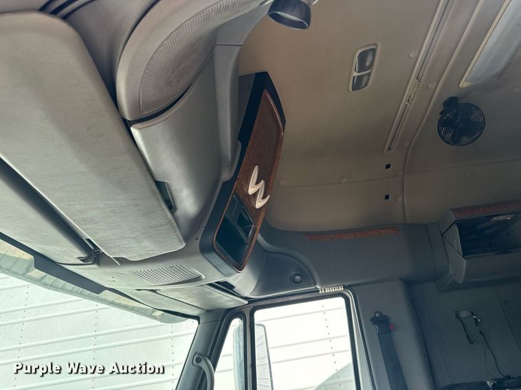 image for item EG6794 2008 International  Prostar Limited 6x4 semi truck