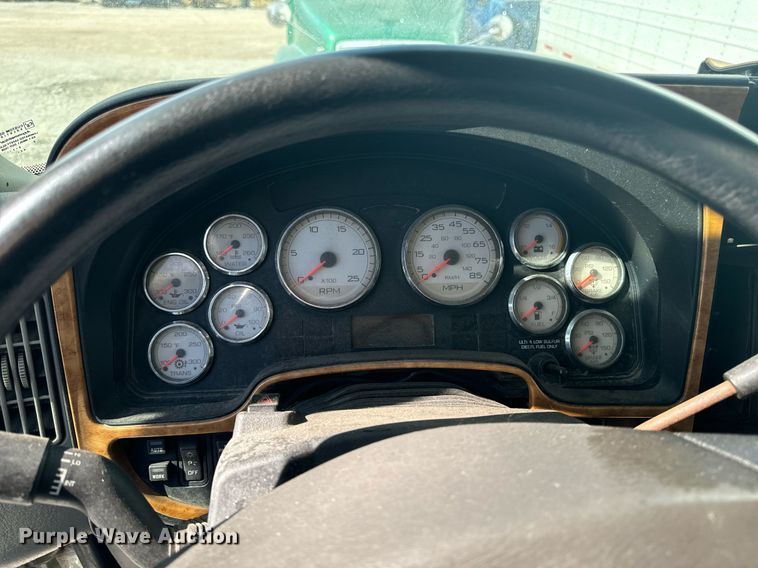 image for item EG6794 2008 International  Prostar Limited 6x4 semi truck