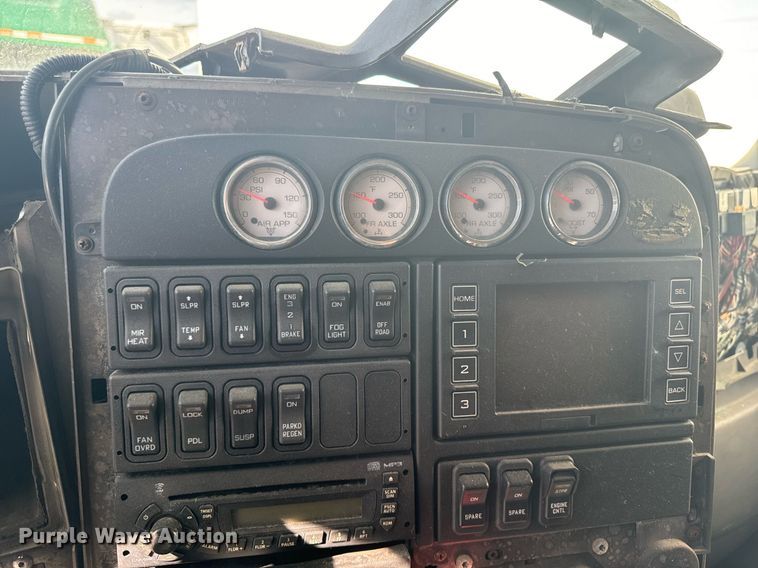 image for item EG6794 2008 International  Prostar Limited 6x4 semi truck