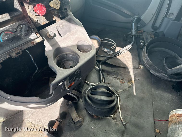 image for item EG6794 2008 International  Prostar Limited 6x4 semi truck