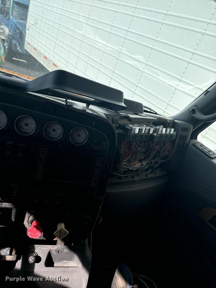 image for item EG6794 2008 International  Prostar Limited 6x4 semi truck