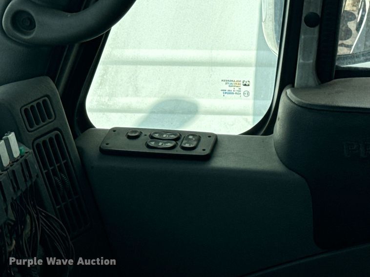 image for item EG6794 2008 International  Prostar Limited 6x4 semi truck