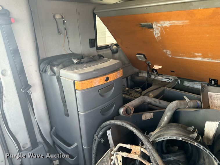 image for item EG6794 2008 International  Prostar Limited 6x4 semi truck