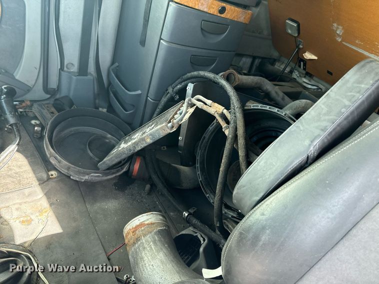 image for item EG6794 2008 International  Prostar Limited 6x4 semi truck