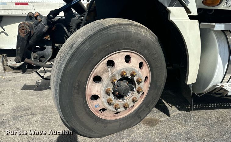 image for item EG6794 2008 International  Prostar Limited 6x4 semi truck