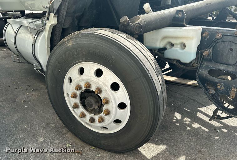 image for item EG6794 2008 International  Prostar Limited 6x4 semi truck