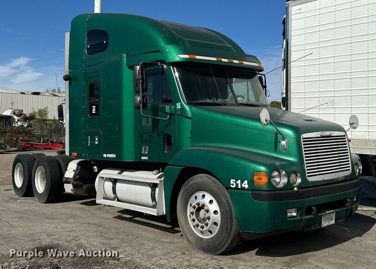 image for item EG6795 2001 Freightliner Century Class 12 semi truck