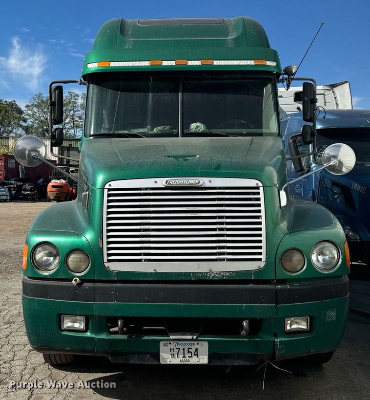 image for item EG6795 2001 Freightliner Century Class 12 semi truck