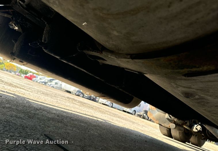 image for item EG6795 2001 Freightliner Century Class 12 semi truck