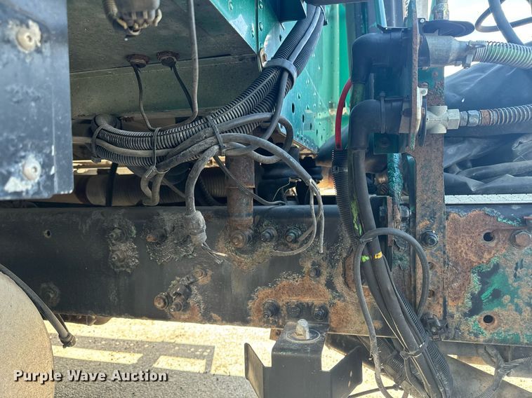 image for item EG6795 2001 Freightliner Century Class 12 semi truck