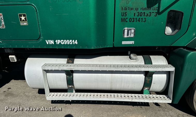 image for item EG6795 2001 Freightliner Century Class 12 semi truck