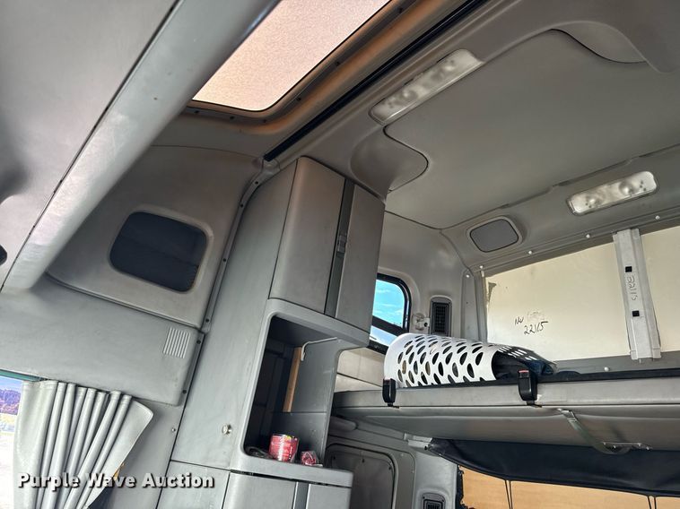 image for item EG6795 2001 Freightliner Century Class 12 semi truck