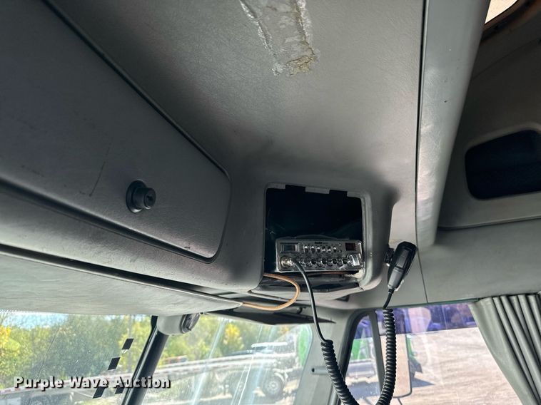 image for item EG6795 2001 Freightliner Century Class 12 semi truck