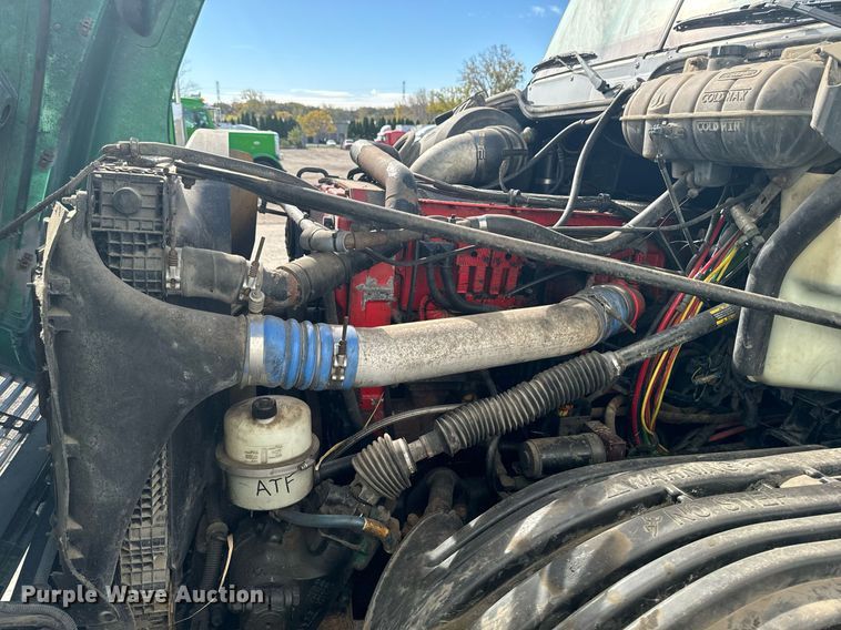 image for item EG6795 2001 Freightliner Century Class 12 semi truck