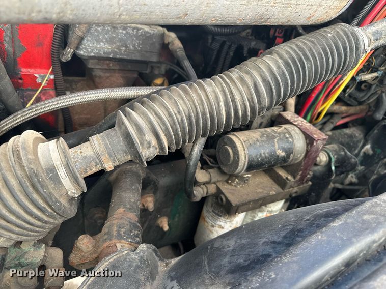 image for item EG6795 2001 Freightliner Century Class 12 semi truck