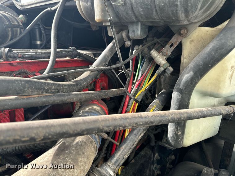 image for item EG6795 2001 Freightliner Century Class 12 semi truck