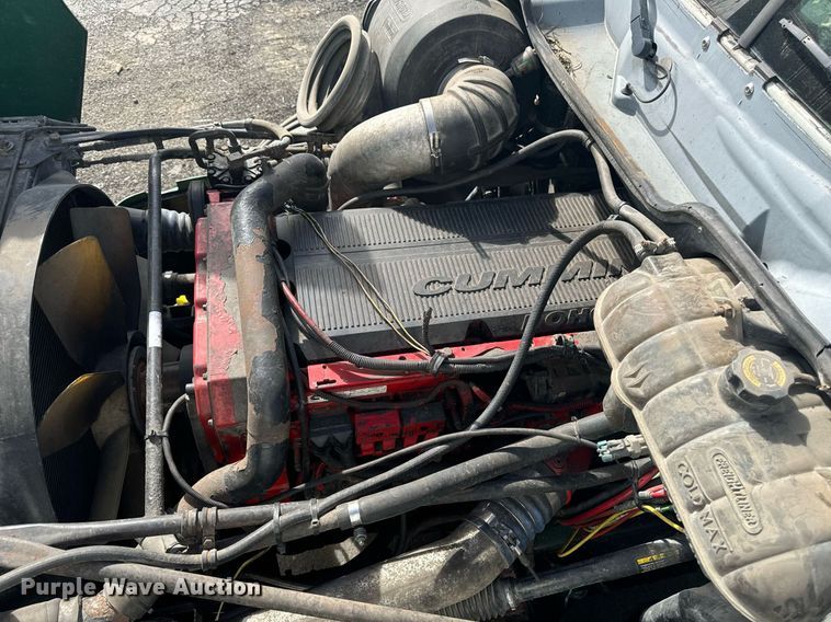 image for item EG6795 2001 Freightliner Century Class 12 semi truck