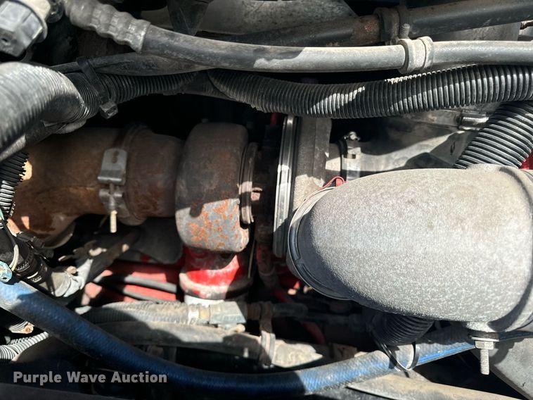 image for item EG6795 2001 Freightliner Century Class 12 semi truck