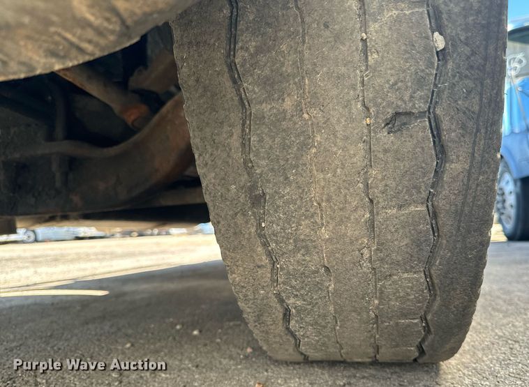 image for item EG6795 2001 Freightliner Century Class 12 semi truck