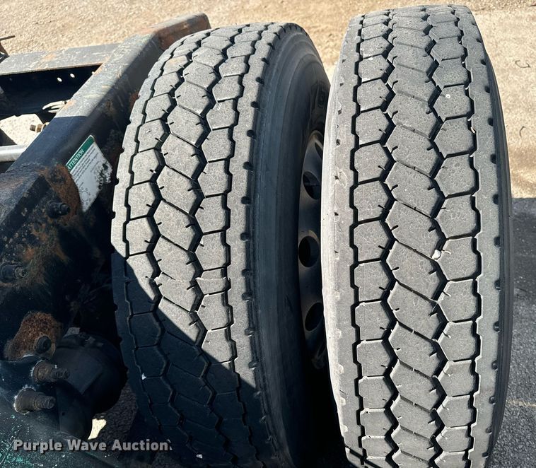 image for item EG6795 2001 Freightliner Century Class 12 semi truck