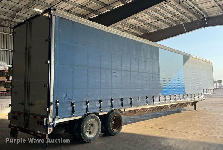 image for item EH2844 2009 Wilson CFD-900 side curtain trailer