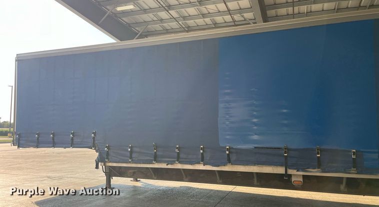 image for item EH2844 2009 Wilson CFD-900 side curtain trailer