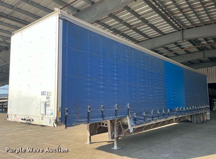 image for item EH2844 2009 Wilson CFD-900 side curtain trailer