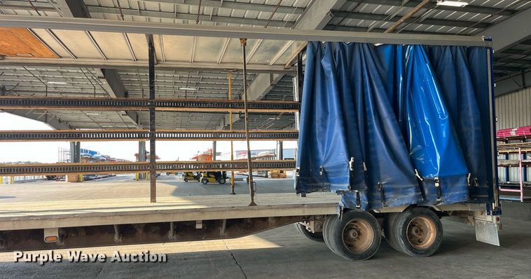 image for item EH2844 2009 Wilson CFD-900 side curtain trailer